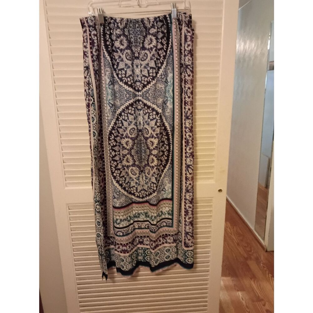 Express Blue and White Medallion Maxi Skirt - Picture 6 of 7
